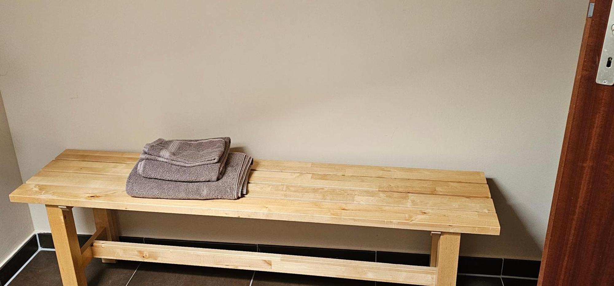 Schoene Zimmer Am Langenselbolder Dreieck A 45 A 66 Neuberg Exterior foto